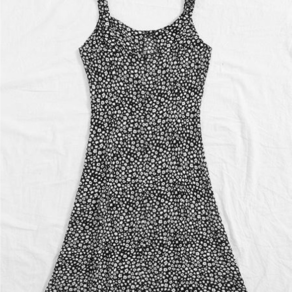 Summer Black Floral Sleeveless Short Dress - Picture 4 of 6